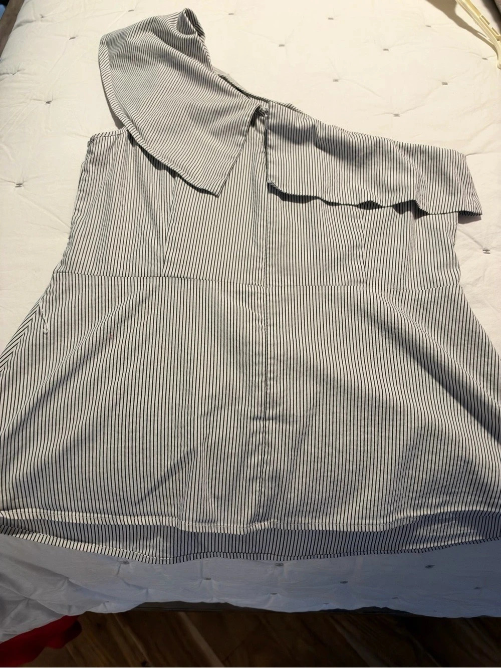 Striped off 1 shoulder Blouse in White & Black stripe.